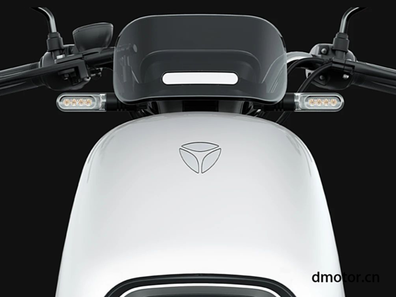 雅迪  冠能二代 M5  电动摩托车雅迪冠能二代M5 外观+细节图图片