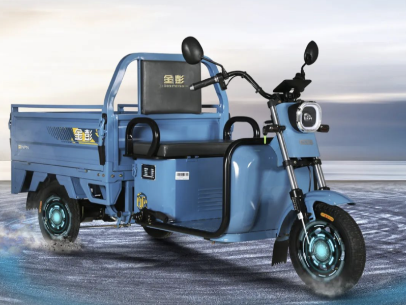 金彭推出一款轻型三轮车，做工精致，实用性好，拉人载货两不误！